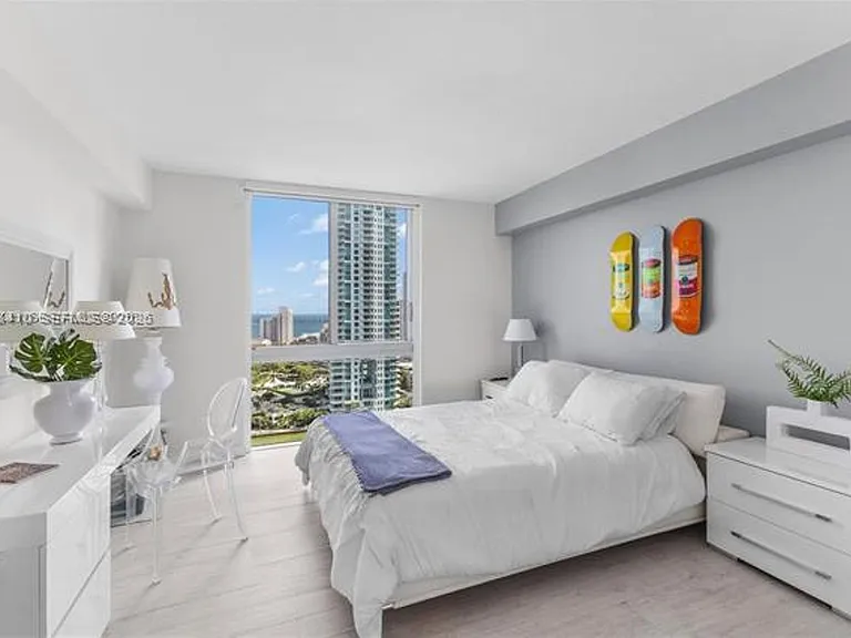335 Biscayne #2309 — Photo 19