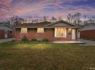 38303 Walnut St, Romulus, MI 48174