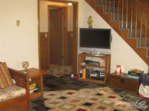 Division Street Duplex 007