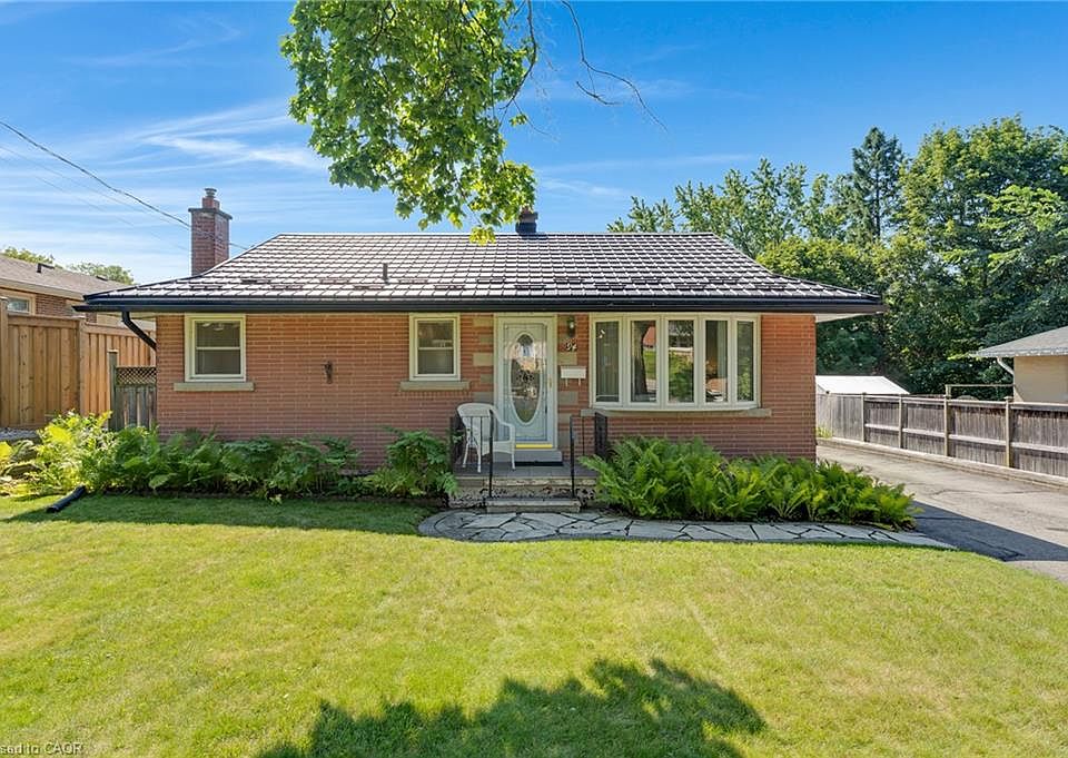 1st image of 94 Ottawa Cres