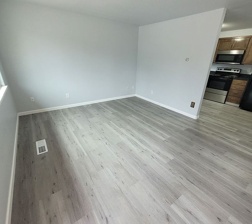 1st image of 241 E Santiam St #2
