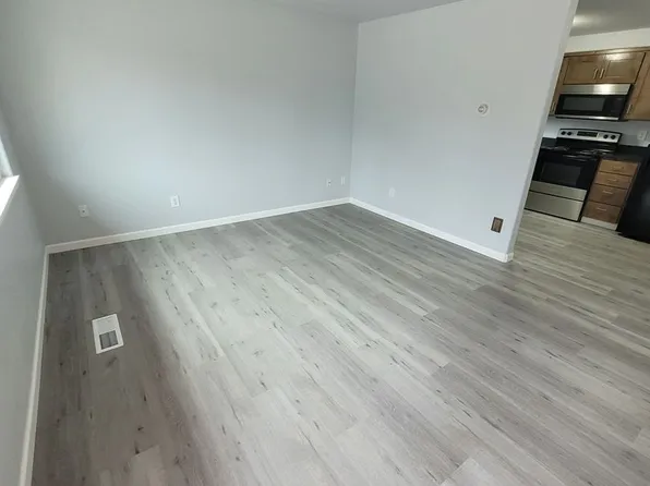 PAU-241, 241 E Santiam St #2, Jefferson, OR 97352