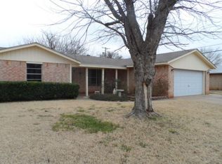 700 Windsor Dr, Altus, OK 73521