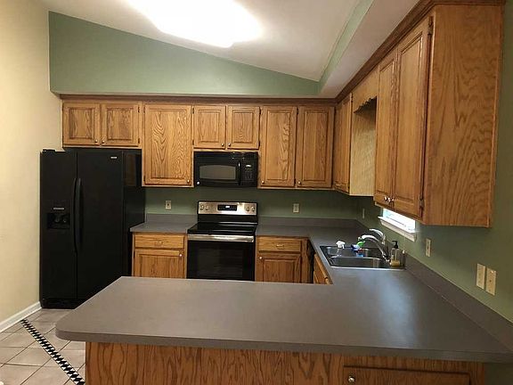 3rd image of 905 Blackwood Ave