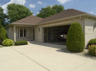 9725 Hart St, Saint John, IN 46373