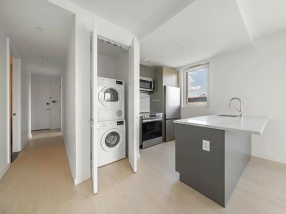 2nd image of 736 Saint Johns Pl #10D