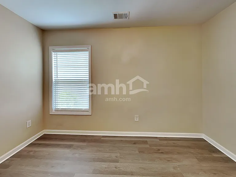 556 Crestmont Ln — Photo 20