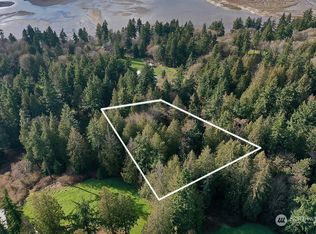 8021 Cultus Bay Rd, Clinton, WA 98236