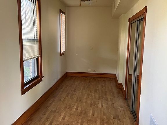 3rd image of 2129 N Winchester Ave #1