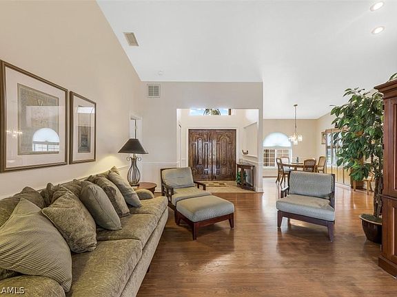 5th image of 5023 SW 8th Pl