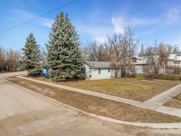 623 Edmunds St, Belle Fourche, SD 57717