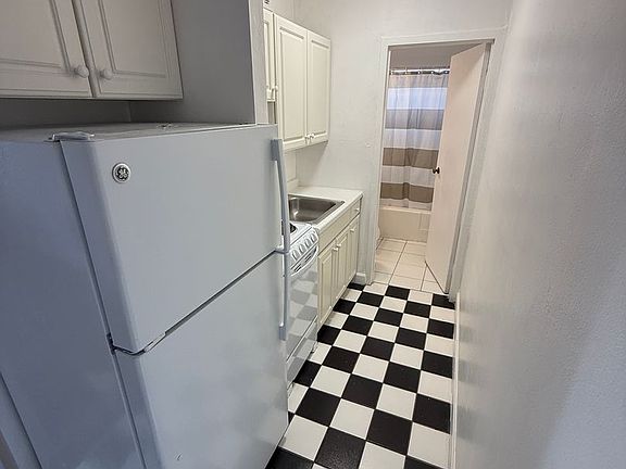 3rd image of 1653 N Prospect Ave #416