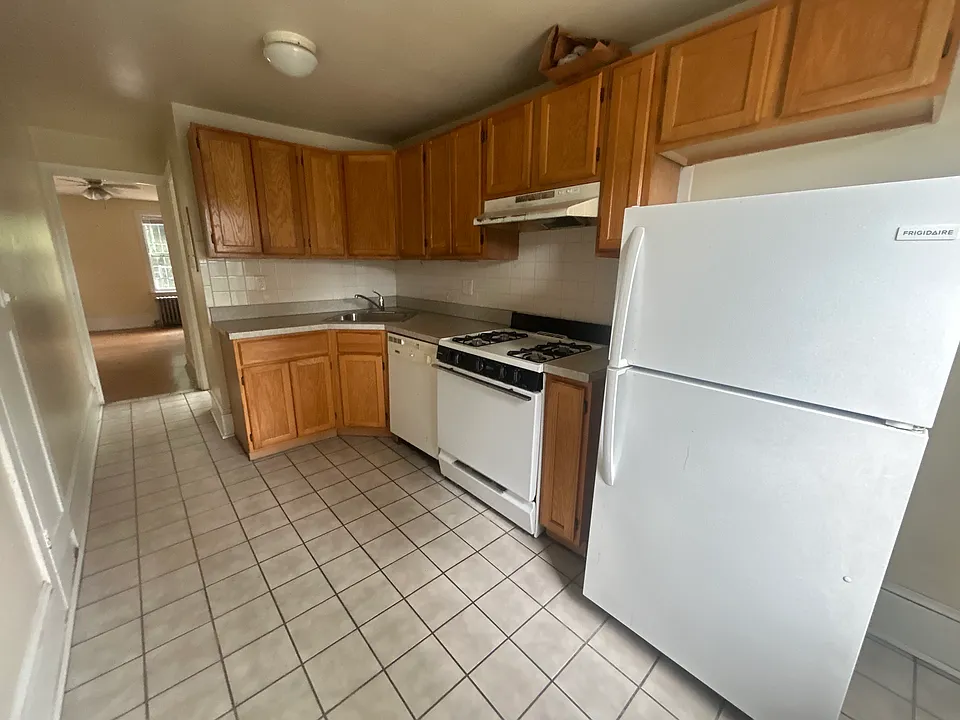 4135 Ridge Ave #3