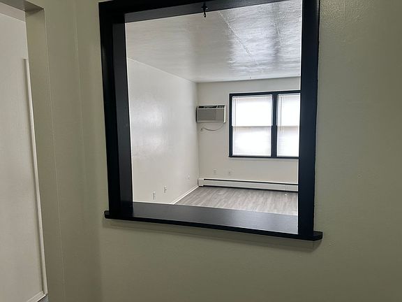 3rd image of 118 Lemans Dr #5