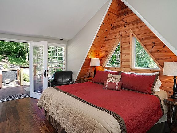 Studio upper suite 