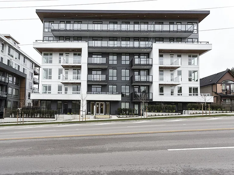 717 Como Lake Ave — Photo 12