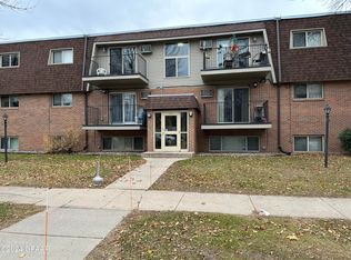 1711 21st Ave S APT 105, Grand Forks, ND 58201