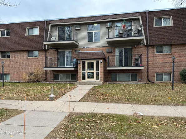 1711 21st Ave S APT 105, Grand Forks, ND 58201