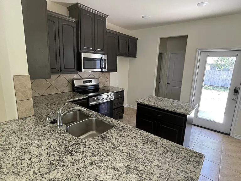 218 Coopwood Ave — Photo 10