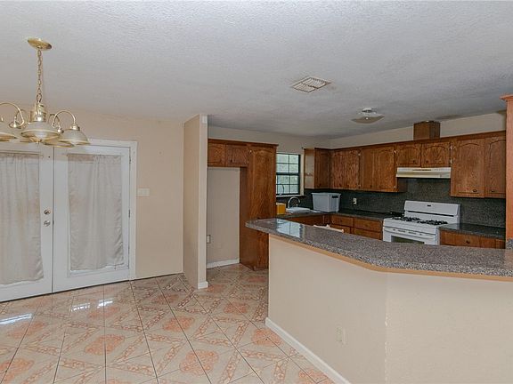 5th image of 2709 Robby St