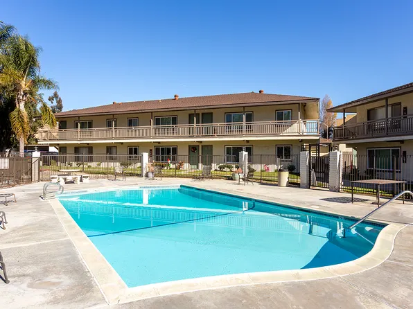 Stoneybrook Apartments, 1990 Apple St #2B-1Ba, Oceanside, CA 92054