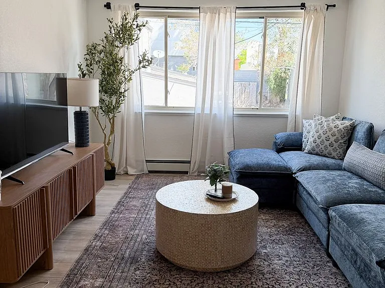 2526 N Clay St — Photo 11
