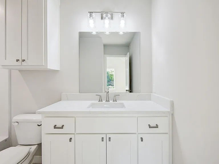 Shared guest bathroom