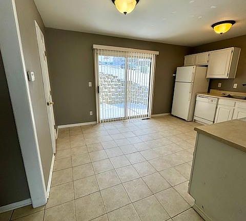 Kitchen w/Slider to back patio