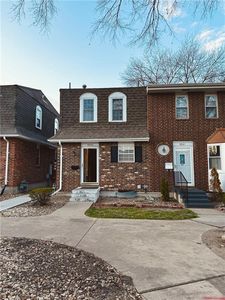 9585 Perry Ln, Overland Park, KS, 66212