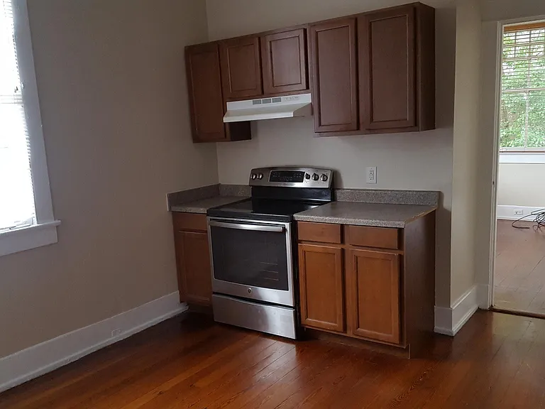 2215 1/2 Short St #UPPER LEFT — Photo 3