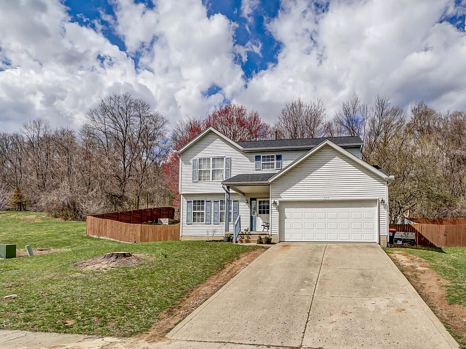 1st image of 982 Nadine Dr