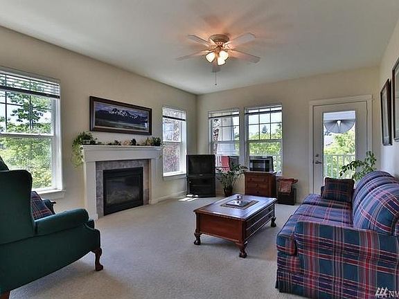 2nd image of 22609 NE Alder Crest Dr Unit 3B