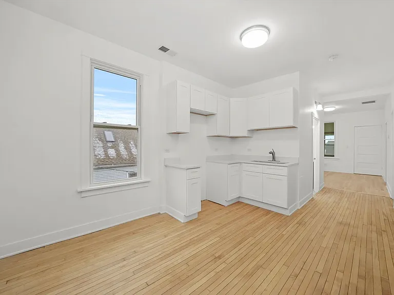 2021 W 47th St — Photo 4