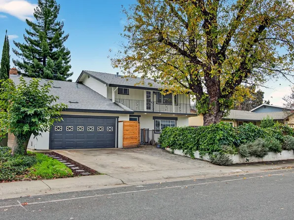 10048 El Chorlito Dr, Rancho Cordova, CA 95670