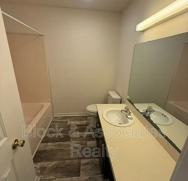 605 Sunset Ave #6 — Photo 7