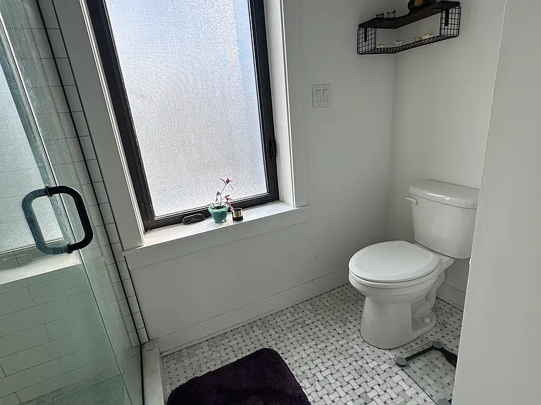 2034 E Hazzard St — Photo 15