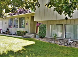734 Rainbow Ln, Sunnyside, WA