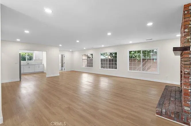 3 bed, 1656 sqft, $5,200 — Photo 3
