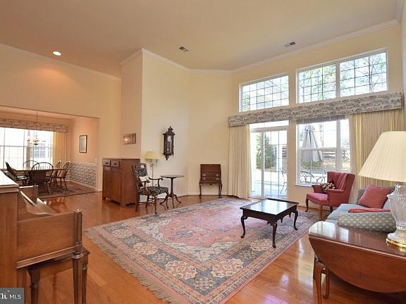 2nd image of 12877 Dunbarton Dr