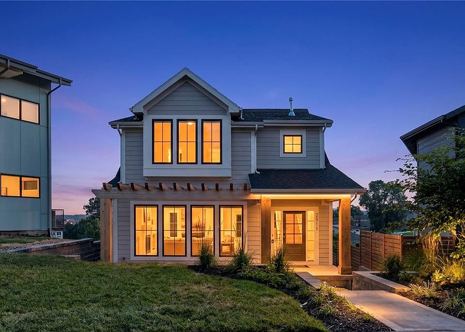 1st image of 2511 Forest Ave