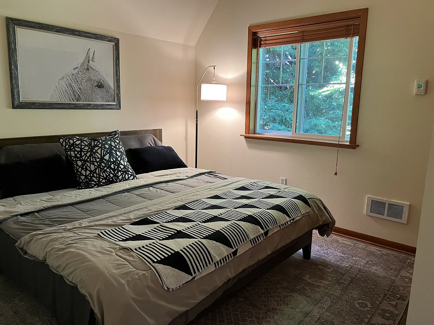 Charming Carriage House — Photo 1