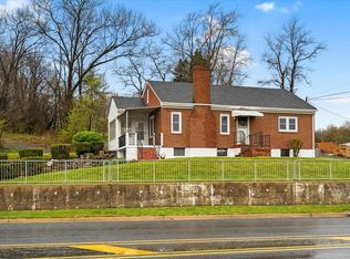 121 Parkersburg Tpke, Staunton, VA 24401