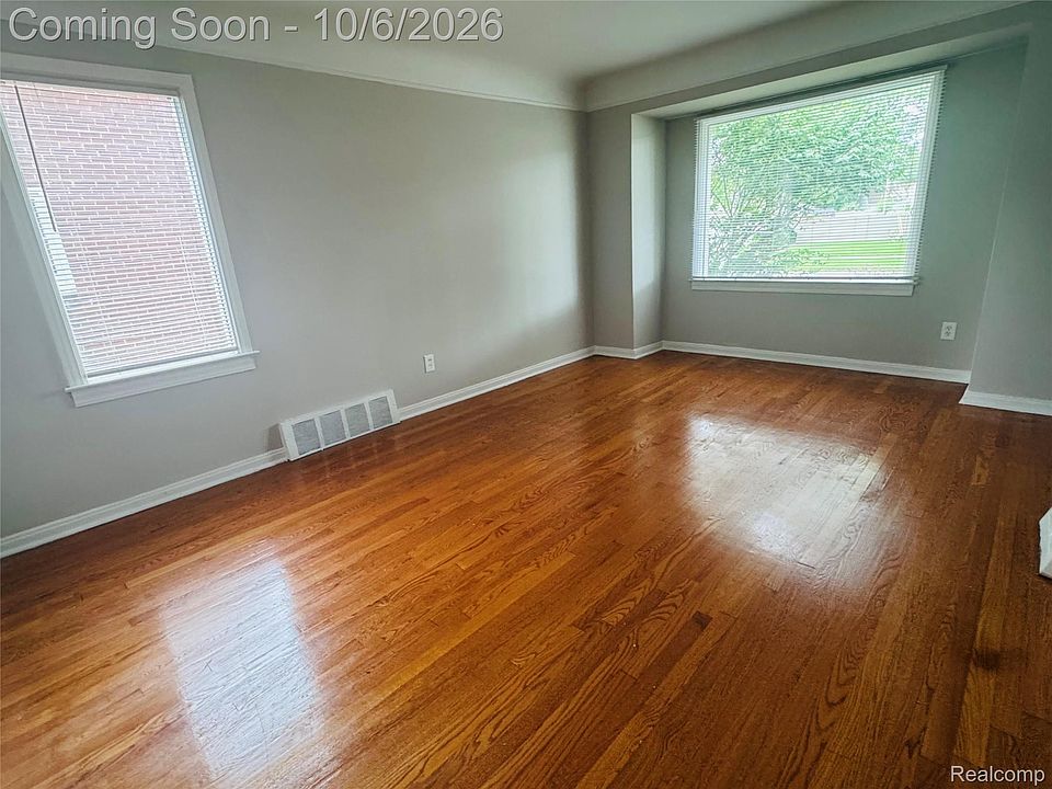 15632 Englewood Ave, photo 6
