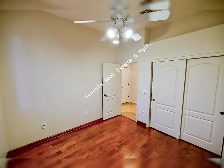770 W Grantham St — Photo 22