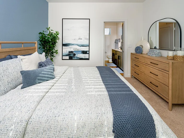 Bedroom with ample room and bathroom included