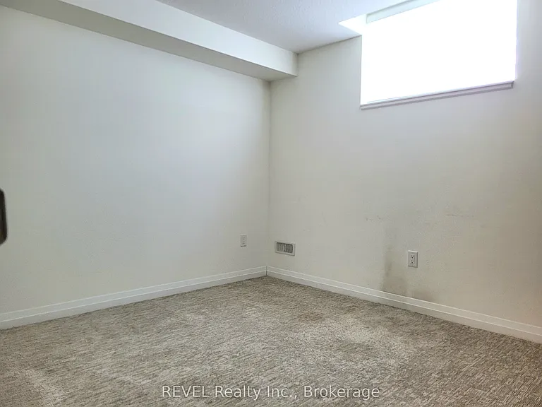 171 Bur Oak Dr — Photo 32