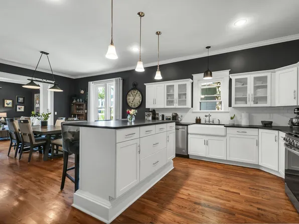 110 Poplar St, Dickson, TN 37055