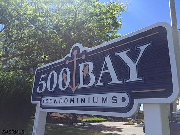 4th image of 500 Bay Ave #1203