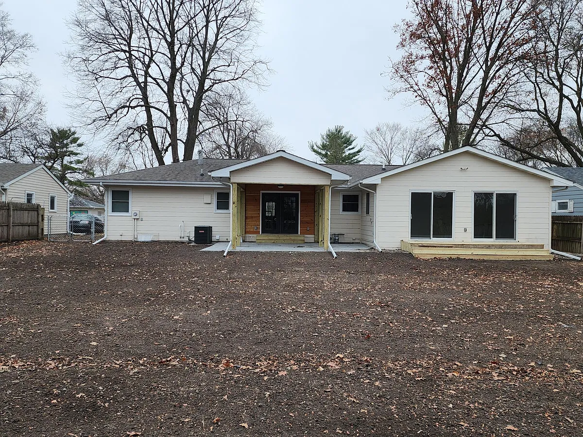 Building Photo - 1702 Clark Ave