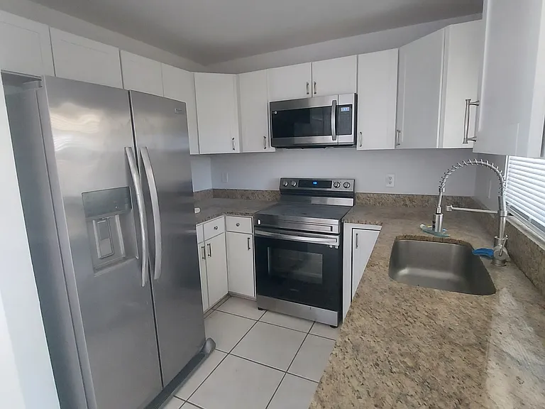 2449 E Lake Dr — Photo 1